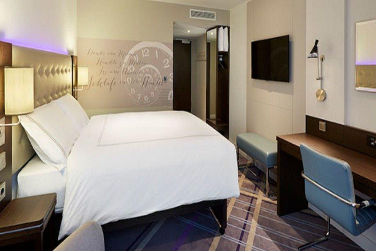 Premier Inn Duesseldorf City Friedrichstadt Екстер'єр фото