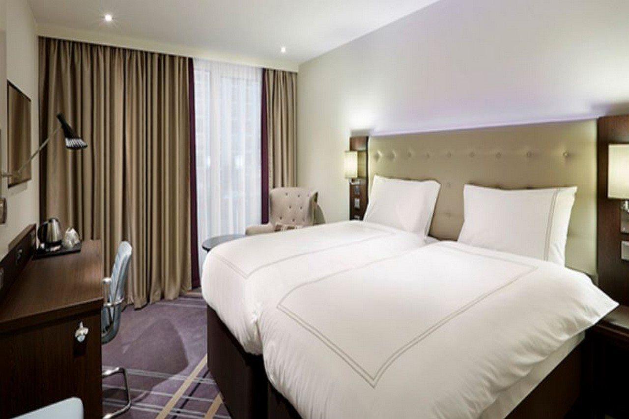 Premier Inn Duesseldorf City Friedrichstadt Екстер'єр фото