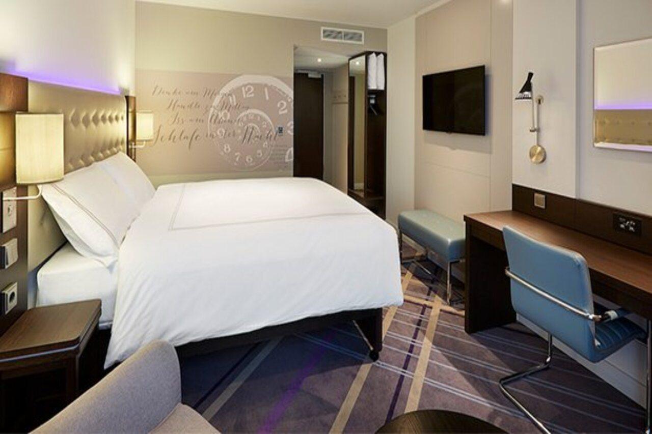 Premier Inn Duesseldorf City Friedrichstadt Екстер'єр фото