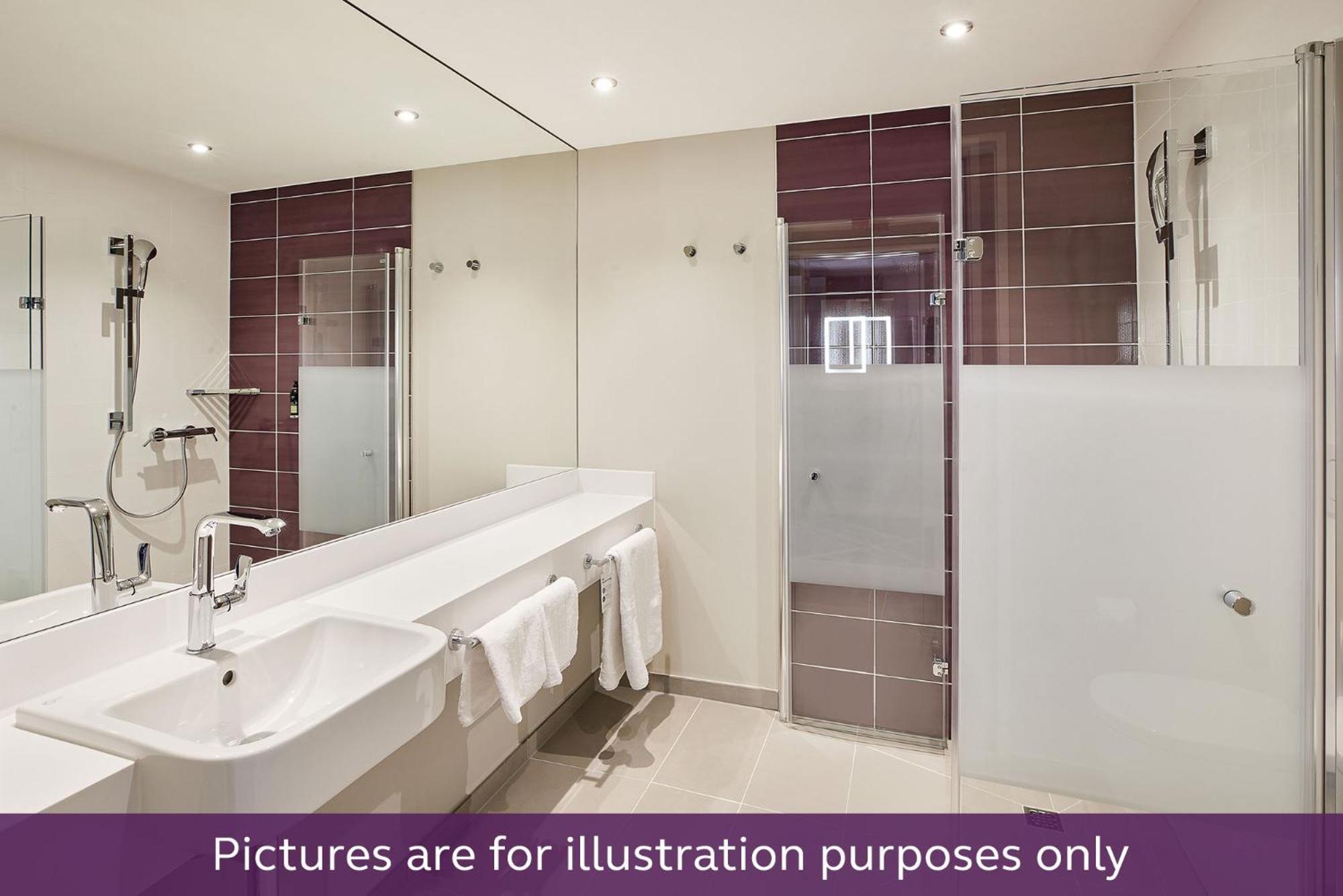 Premier Inn Duesseldorf City Friedrichstadt Екстер'єр фото