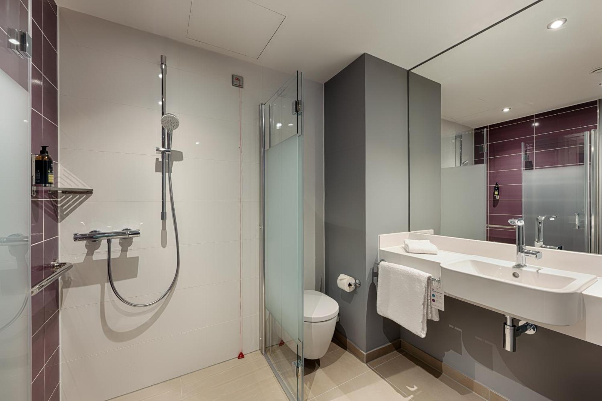 Premier Inn Duesseldorf City Friedrichstadt Екстер'єр фото